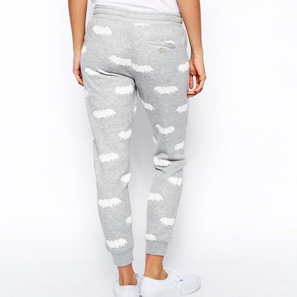 Zoe Karssen All Over Bat Print Sweatpants - Coral - Picture 13 of 13